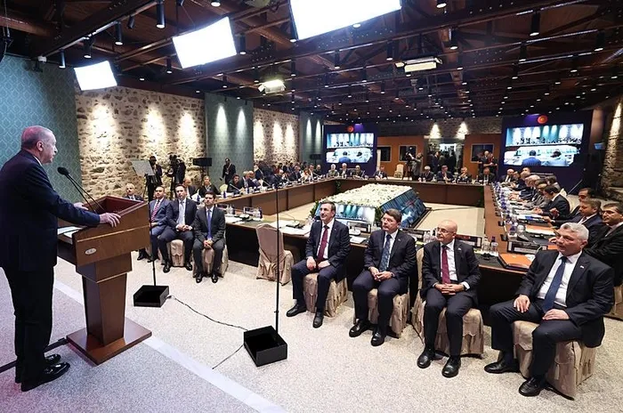 Başkan Erdoğan: Türkiye'nin önünde seçimsiz, altın değerinde 3.5 yıl var