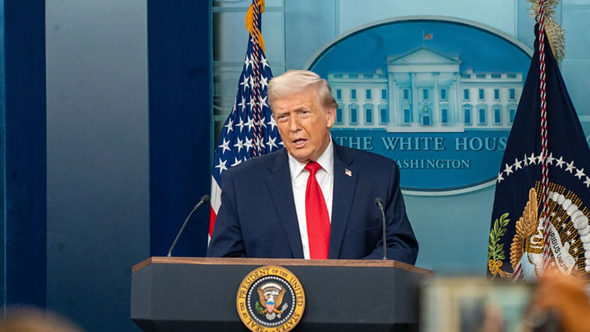 Trump’tan New York Times’a NATO açılımı tepkisi! Trump’tan New York Times’a NATO açılımı tepkisi!