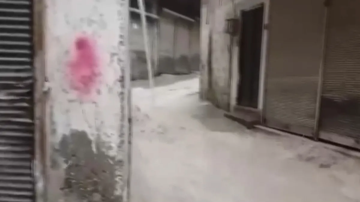 Şanlıurfa’da sağanak yağış fabrikayı göle çevirdi Şanlıurfa’da sağanak yağış fabrikayı göle çevirdi