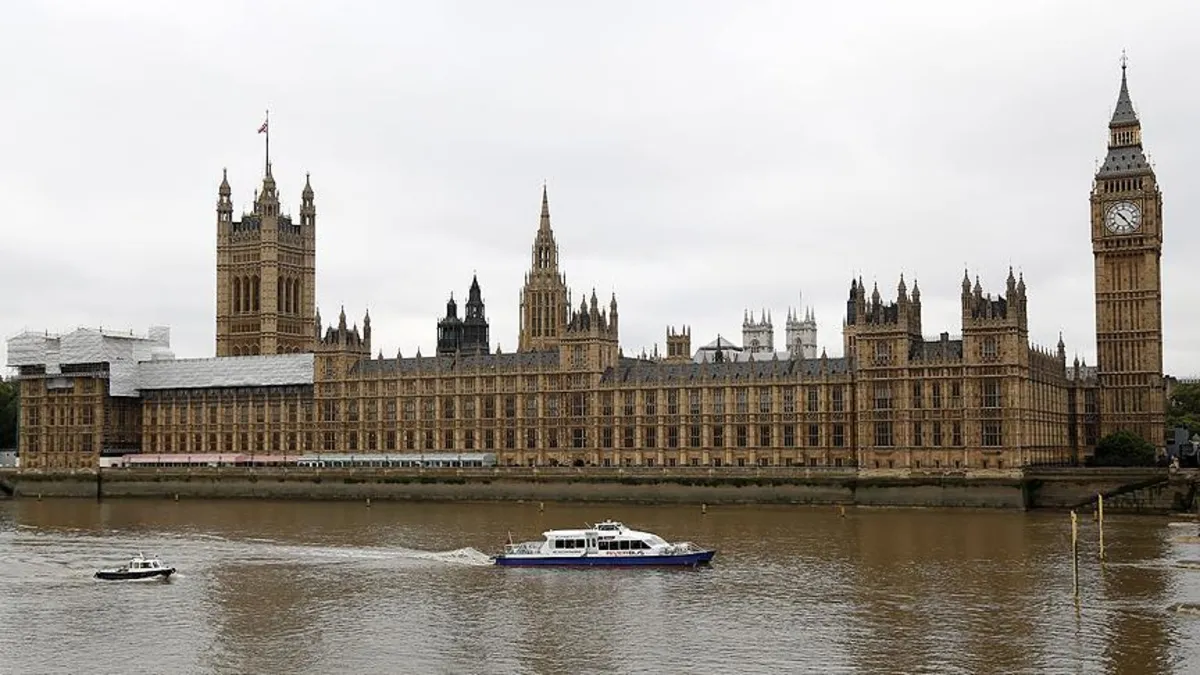İngiltere Orta Doğu’daki vatandaşlarının tahliyesine başlayacak! İngiltere Orta Doğu’daki vatandaşlarının tahliyesine başlayacak!