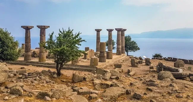 Assos Nerede? Assos Antik Kenti Nereye Bağlı, Hangi İlin İlçesi ve Nasıl Gidilir?