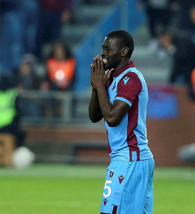Trabzonspor’un yeni orta sahası West Ham’dan Nampalys Mendy