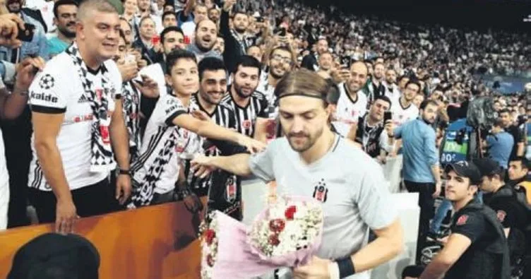 ‘İyi ki varsın büyük Beşiktaş taraftarı’