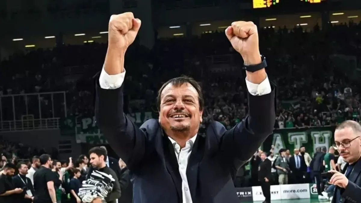 Ergin Ataman yönetimindeki Panathinaikos sezonu çifte kupayla kapadı Ergin Ataman yönetimindeki Panathinaikos sezonu çifte kupayla kapadı