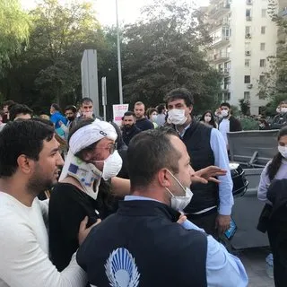 İzmir'den son dakika deprem görüntüleri! Enkazdan kurtulunca gözyaşlarına boğuldular
