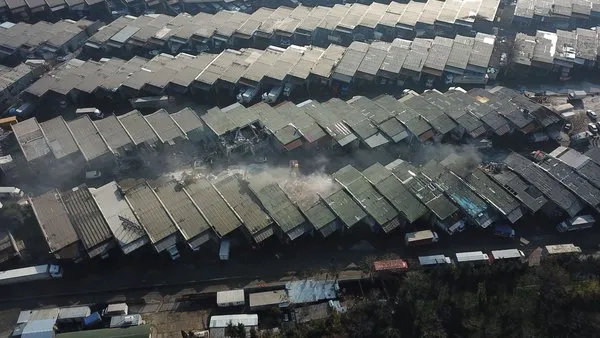 Zeytinburnu Nakliyeciler Sitesi'nde yıkım başladı