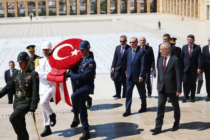 yuksek-askeri-sura-toplaniyor-terfi-ve-atama-dosyalari-masada-1722503602036.jpg YAŞ kararları açıklandı! 23 general ve amiral bir üst rütbeye yükseltildi
