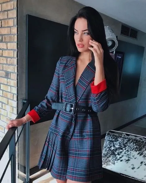 Adriana Lima'nın tahtına göz diken Rus güzel; Dasha Kina