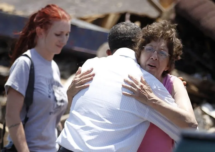 Obama tornado felaketinin merkez üssü Joplin’de!