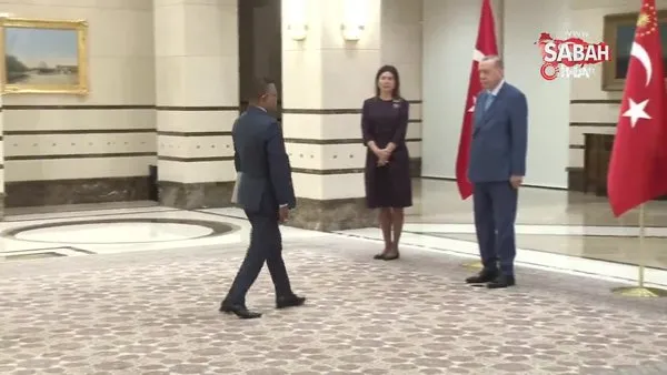 Kongo Cumhuriyeti'nın Ankara Büyükelçisi Ondele, Cumhurbaşkanı Erdoğan'a güven mektubu sundu | Video
