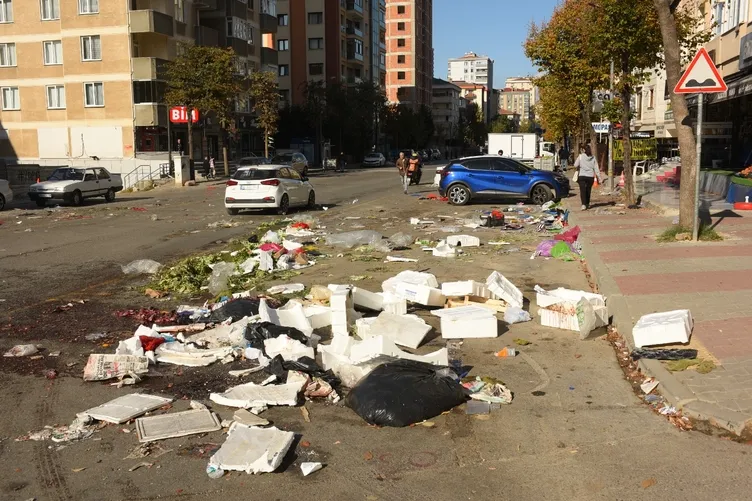 Kartal Belediyesi işçilerin taleplerini vermedi: İşçiler greve gidince Kartal çöp içinde kaldı!