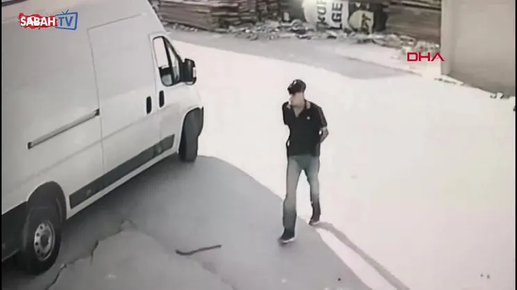 17 yaşındaki genç düz kontak yaparak araç çaldı! O anlar kamerada | Video
