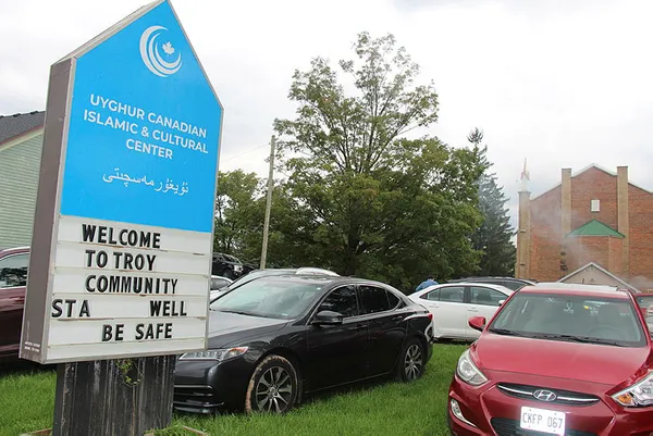 kanadadaki-uygur-turkleri-148-yillik-kiliseyi-camiye-cevirdi-1632641375716.jpg
