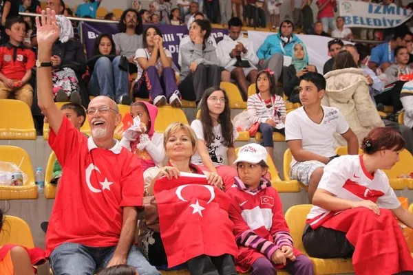Buz hokeyinde kazandık!