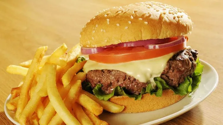 Hamburger yedikten sonra vücutta neler oluyor?