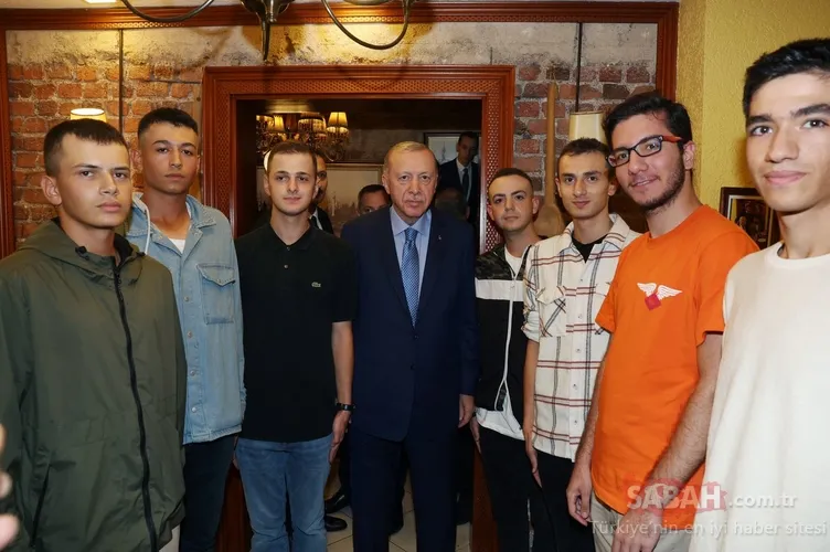 Başkan Erdoğan’dan Çengelköy’de sürpriz ziyaret: Vatandaşlarla sohbet etti!