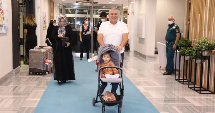 Ve Ahmet ayağa kalktı