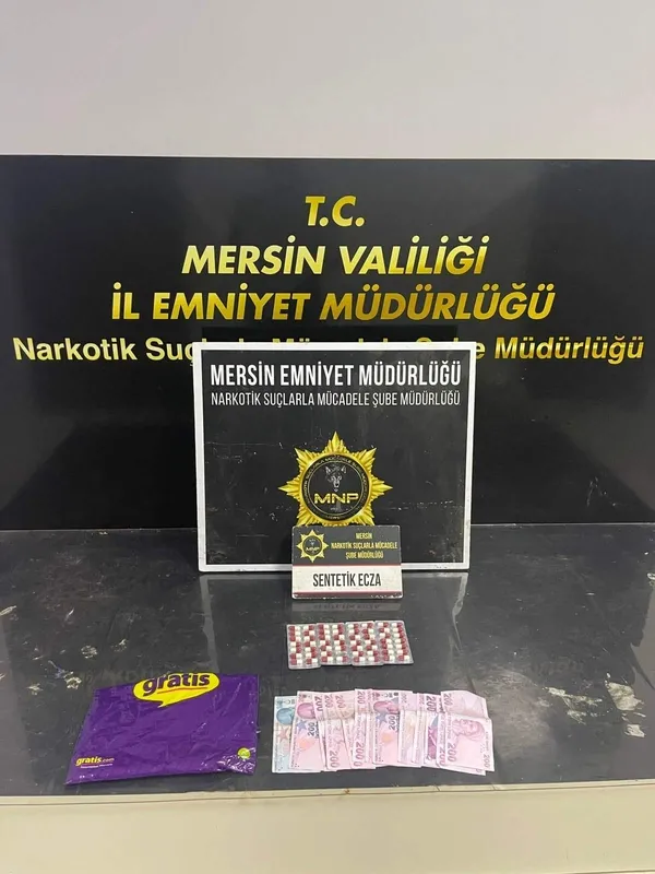 sokak-saticilarini-yonelik-uyusturucu-operasyonunda-3-supheli-tutuklandi-1786543129463.jpg