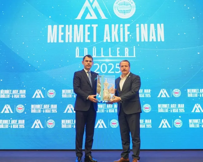sifir-atika-uluslararasi-deger-odulu-murat-kurum-bu-buyuk-basari-turkiyeye-aittir-1736192688281.jpg
