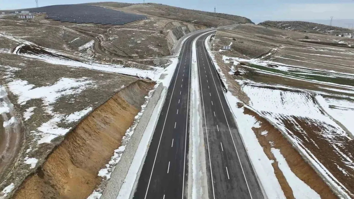 Bakan Uraloğlu duyurdu: Aksaray Ortaköy Çevre Yolu yarın hizmete açılacak Bakan Uraloğlu duyurdu: Aksaray Ortaköy Çevre Yolu yarın hizmete açılacak