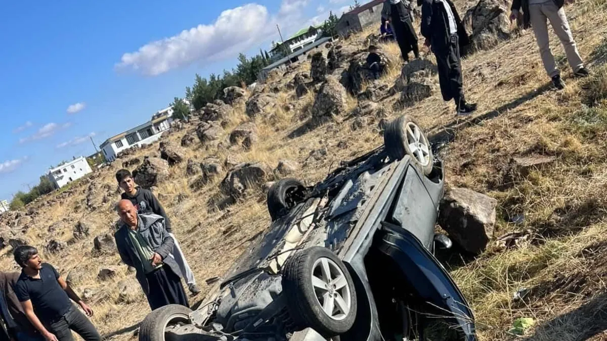 Şanlıurfa’da otomobil takla attı: Aynı aileden 4 kişi ağır yaralandı! Şanlıurfa’da otomobil takla attı: Aynı aileden 4 kişi ağır yaralandı!