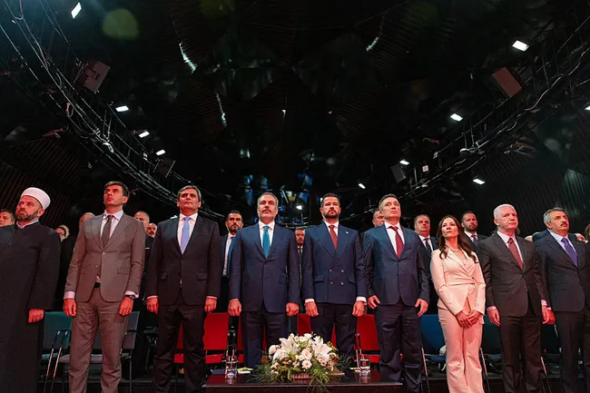 disisleri-bakani-hakan-fidan-elimizi-her-zaman-tasin-altina-koyduk-1757542447108.jpeg Dışişleri Bakanı Hakan Fidan: “Elimizi her zaman taşın altına koyduk”