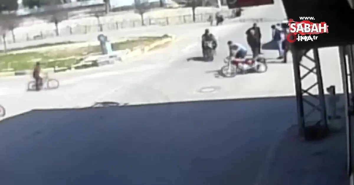 motosikletin otomobile carptigi kaza kamerada video