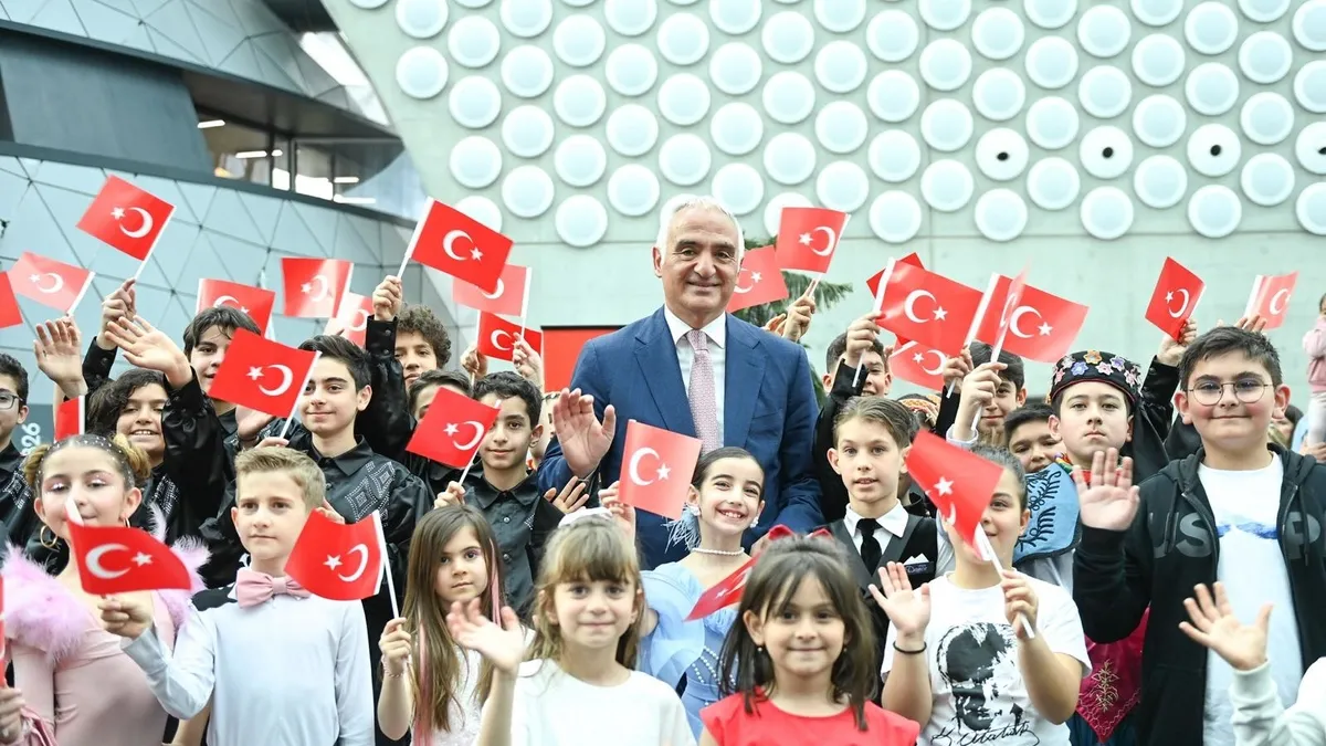23 Nisan'da çocuklara büyük müjde! Bakan Ersoy duyurdu! “Sinemaya bekliyoruz