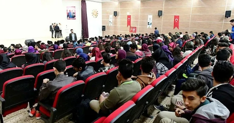 Şanlıurfa’da 300 öğrenci Çanakkale Zaferini sinemada izledi