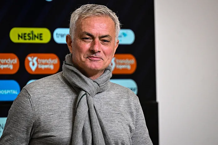 jose-mourinhodan-carpici-gondermeler-turkiyede-futbolu-1737315670796.jpeg