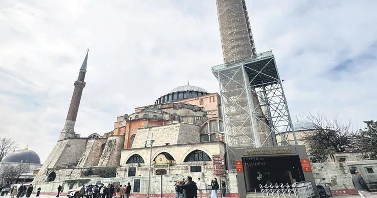 Ayasofya’nın 2. Beyazıt minaresi restore ediliyor