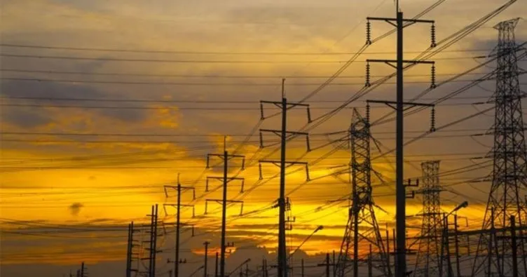 İran, biriken borç yüzünden Irak’a elektrik akışını kesti