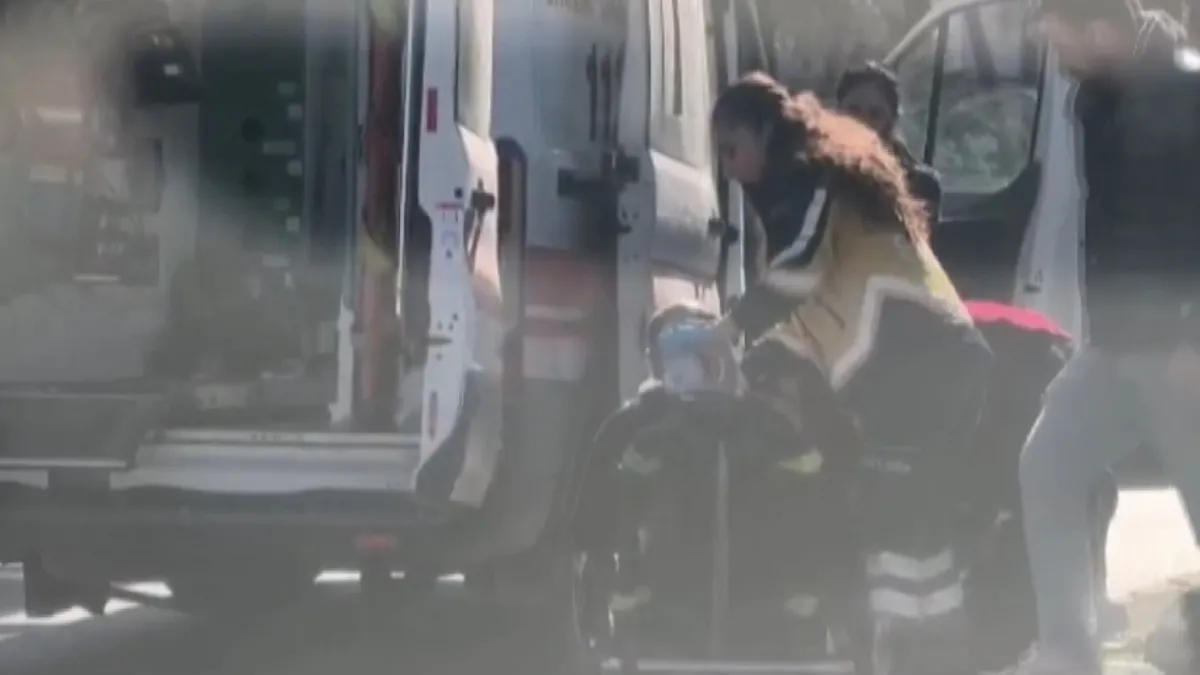 Kontrolden çıkan motosiklet devrildi: 4 yaralı