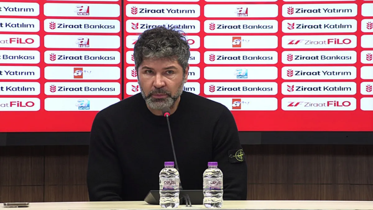 Sakaryaspor’da yeni teknik direktör Hakan Kutlu oldu Sakaryaspor’da yeni teknik direktör Hakan Kutlu oldu