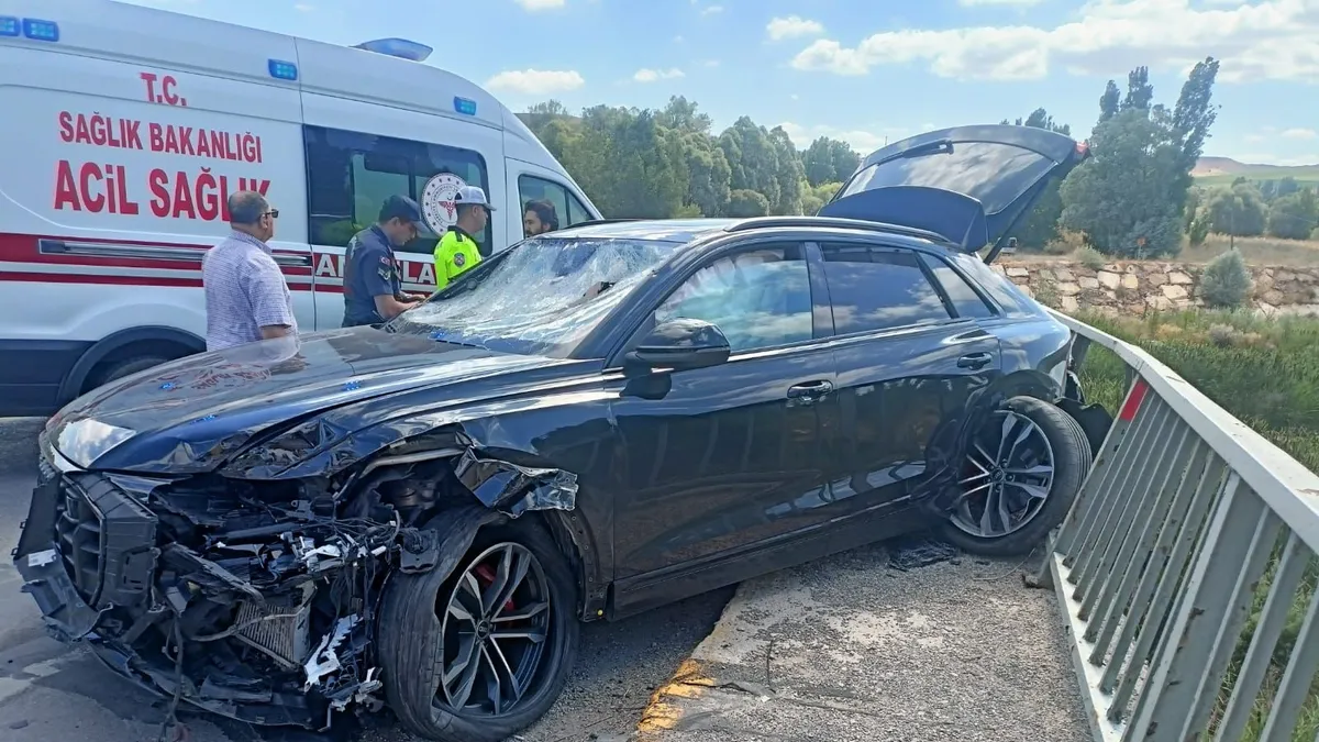 Sivasspor Asbaşkanı kazada yaralandı – Yaşam Haberleri Sivasspor Asbaşkanı kazada yaralandı – Yaşam Haberleri