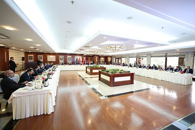 milli-savunma-bakani-yasar-guler-sdg-suriye-ordusuna-entegre-olmali-1766218770818.jpeg Milli Savunma Bakanı Yaşar Güler: SDG Suriye ordusuna entegre olmalı