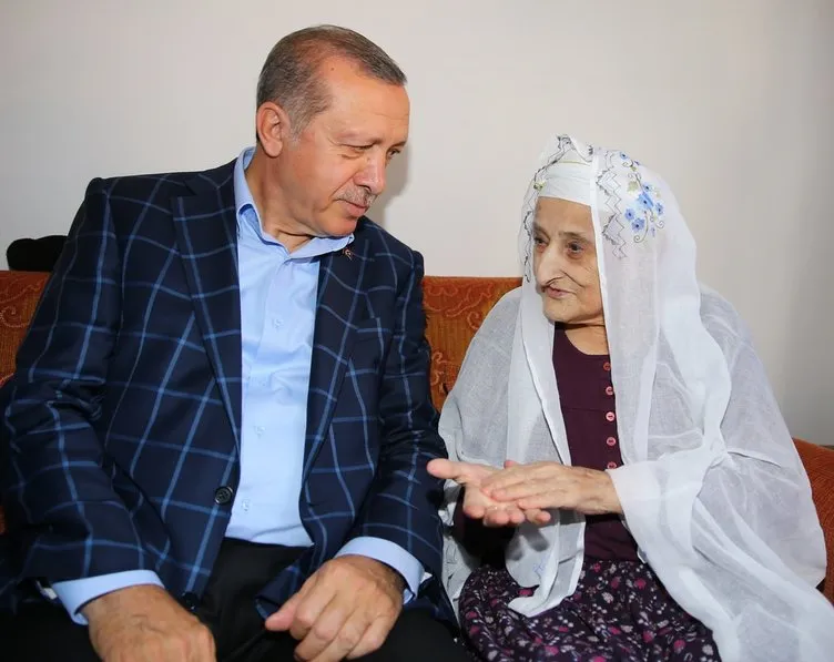 Cumhurbaşkanı Erdoğan hasta berberini ziyaret etti