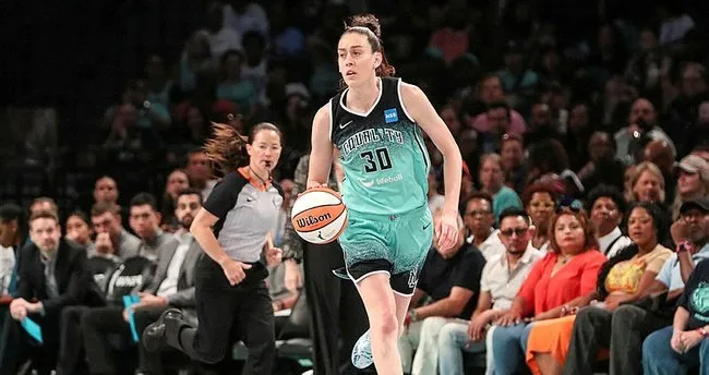 Breanna Stewart, WNBA’in tek sezonluk sayı rekorunu kırdı! Breanna Stewart, WNBA’in tek sezonluk sayı rekorunu kırdı!