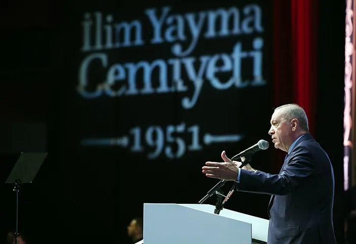 son-dakika-baskan-erdogandan-onemli-aciklamalar-tekno-oligarklarin-hedef-kitlesini-genclerimiz-olusturuyor-1791639399631.jpg