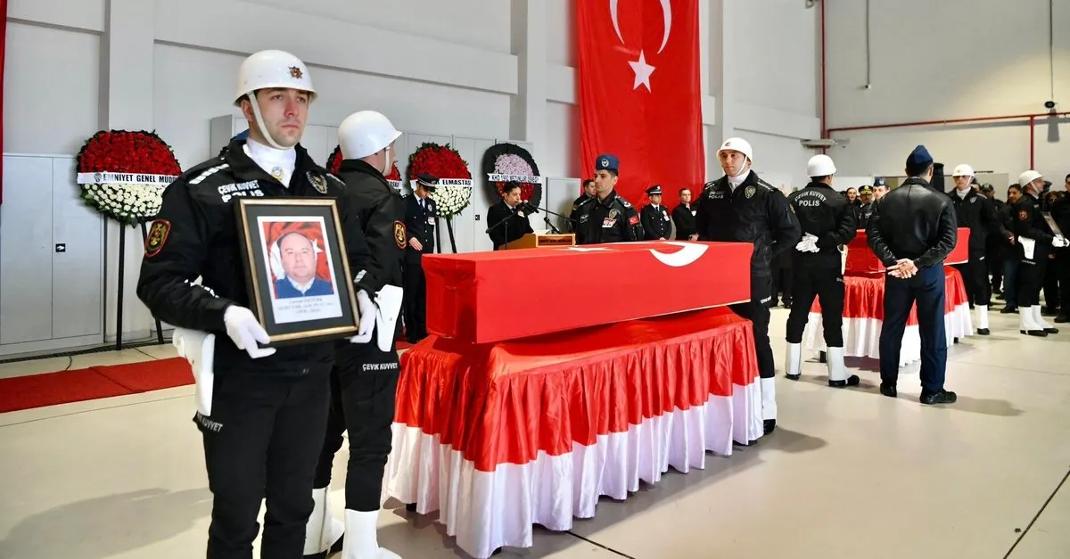 Şehit pilotlar son yolculuğa uğurlandı Cumhurbaşkanı Erdoğan, şehit pilotların ailelerine başsağlığı diledi