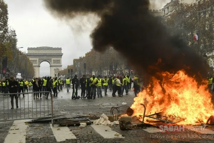 Fransa’da Sarı Yelekliler’den büyük protesto