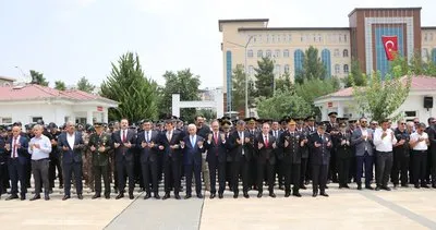 Siirt'te '15 Temmuz Demokrasi ve Milli Birlik Günü' şehitlik ziyareti ile başladı #siirt