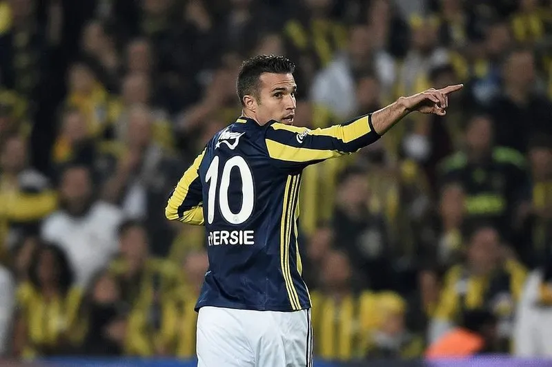 Van Persie Atiyor Fenerbahce Kazaniyor Spor Haberleri