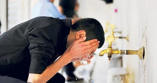 kolonya krem surmek ve parfum sikmak