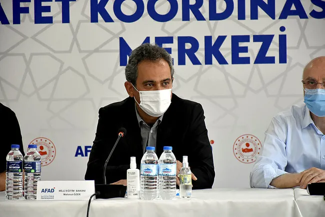 son-dakika-haberi-milli-egitim-bakani-mahmut-ozer-mujdeyi-verdi-ilk-kez-alinacak-1629961601317.jpg