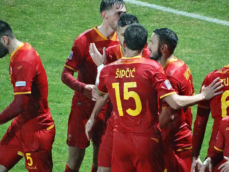 SON DAKİKA: Karadağ maçı sonrası Montella için olay sözler! Arda Güler’in o pozisyonu kırmızı kart mıydı?