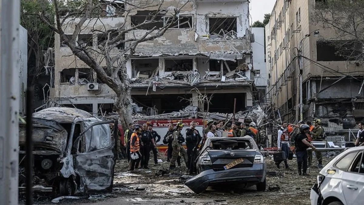 İran’dan İsrail’e İHA saldırısı: Askeri istihbarat ve hava üsleri hedef alındı İran’dan İsrail’e İHA saldırısı: Askeri istihbarat ve hava üsleri hedef alındı