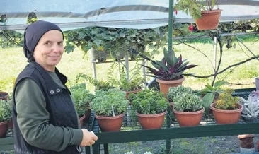 Lösemili çocuklar için çiçek satıyor