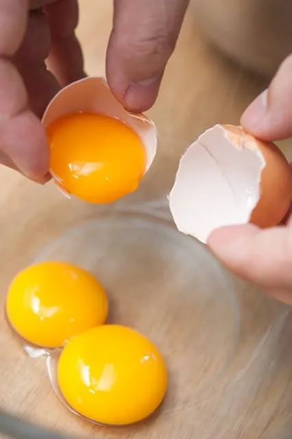 Kahverengi mi yoksa beyaz yumurta mı yemeli?