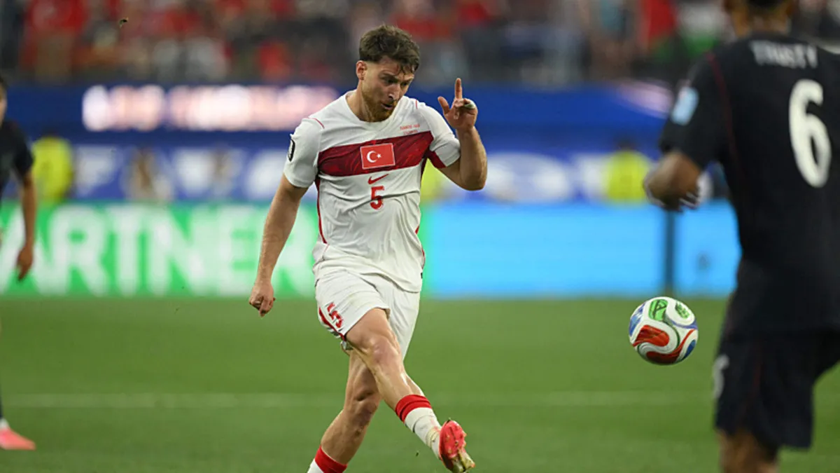 Beşiktaş, Salih Özcan ile anlaşma sağladı! Beşiktaş, Salih Özcan ile anlaşma sağladı!